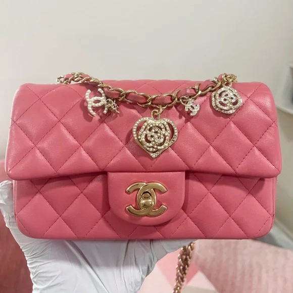 🌸🌸Chanel Valentines Charms mini rectangular Flap Bag - Picture 3 of 15